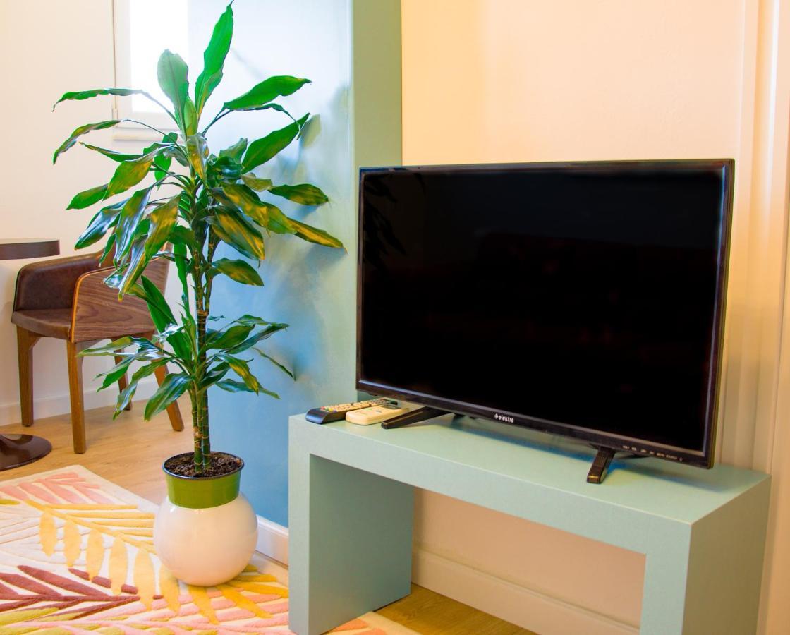 Bright Apartment Close To City Center Тирана Экстерьер фото