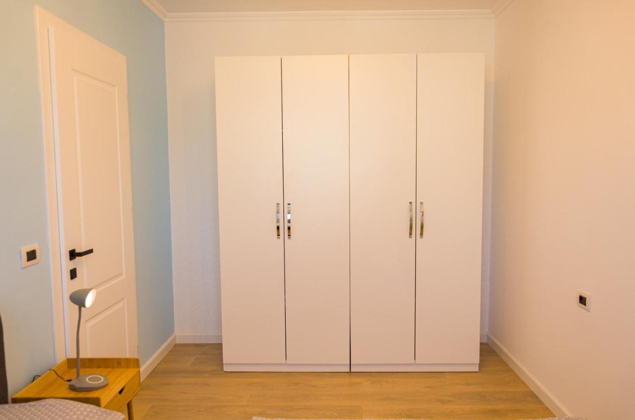 Bright Apartment Close To City Center Тирана Экстерьер фото